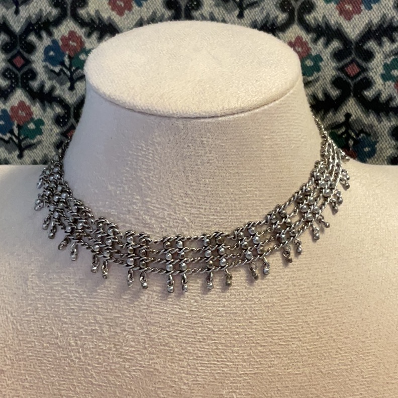 Vintage Choker Upcycled 8$